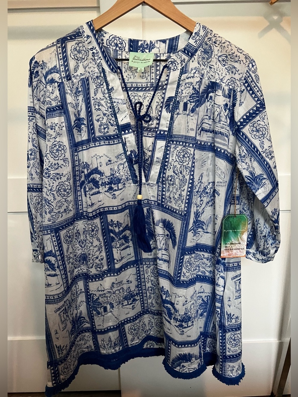 Men's Blue & White Patterned Short Sleeve Shirt with Tassel Tie